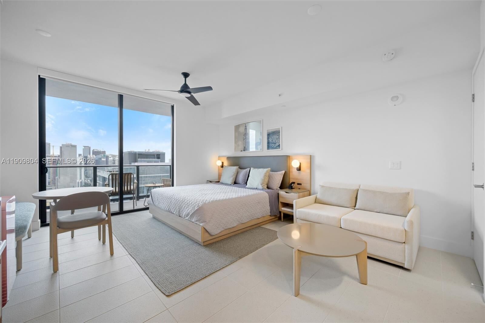 Property Photo:  159 NE 6th St 3706  FL 33132 