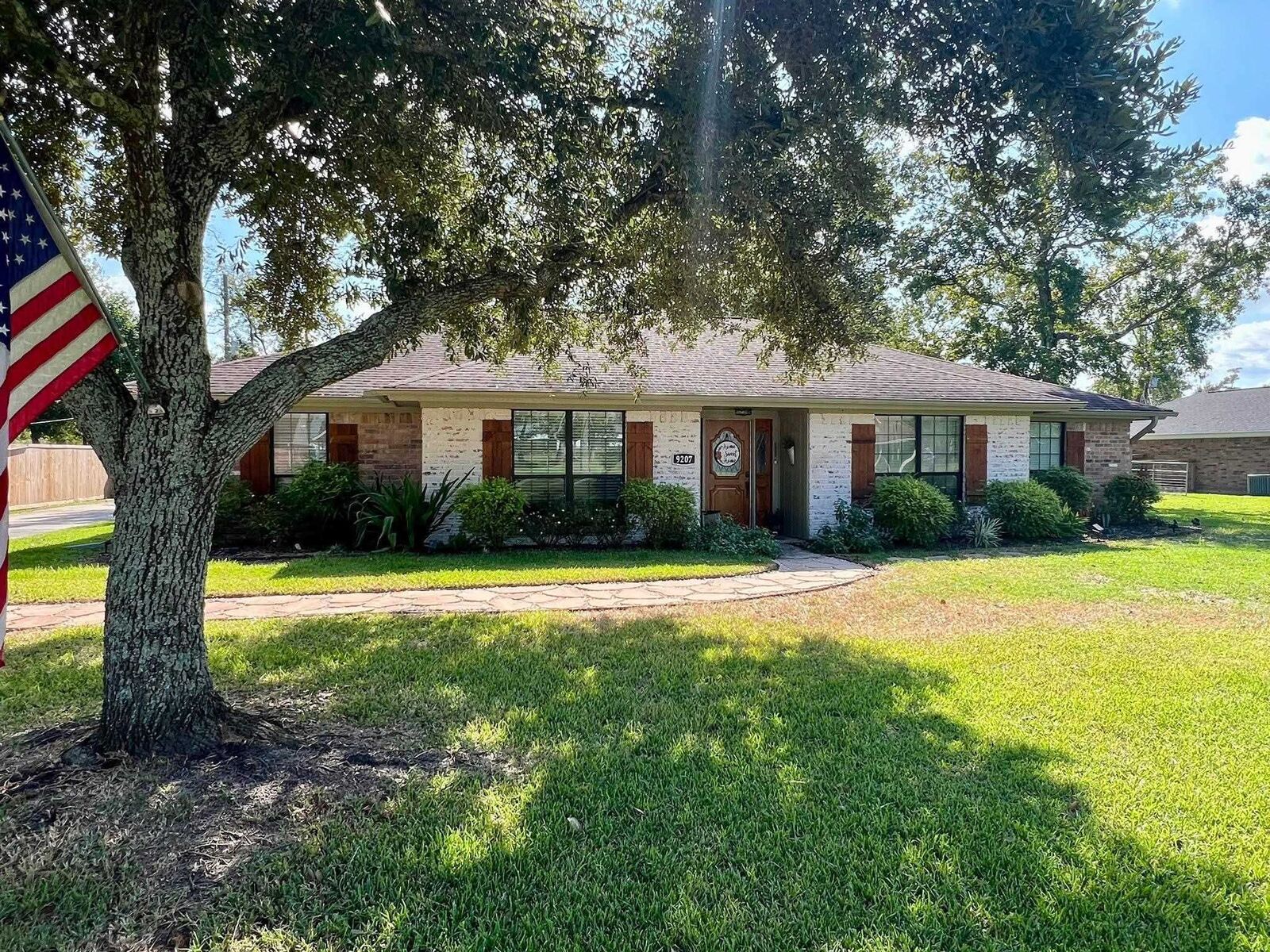 Property Photo: 9207 Beverly Dr. TX 77630