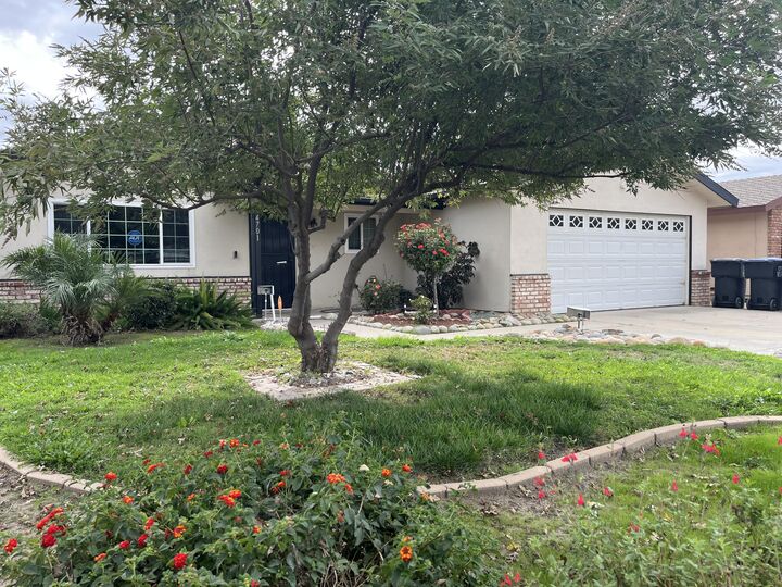 Property Photo:  4701 W Laurel Avenue  CA 93277 