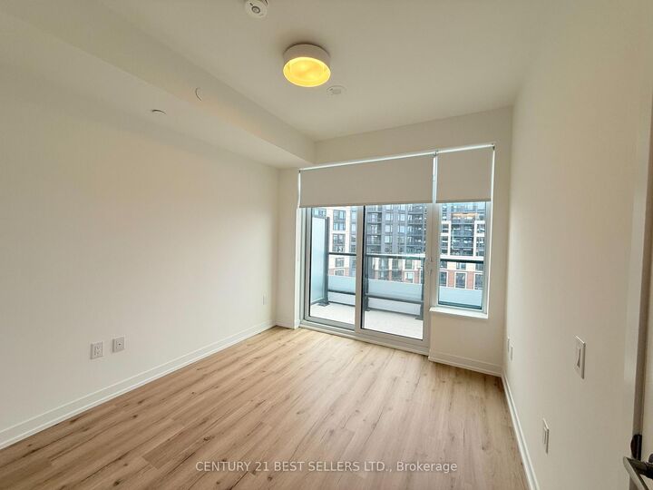 Property Photo:  2485 Eglinton Avenue 816  ON L5M 2T1 