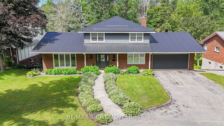 Property Photo: 407 Bay Street ON L3V 3X5