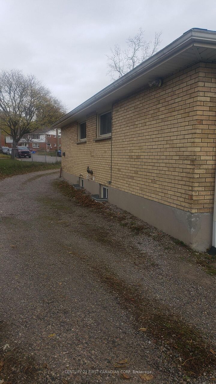 Photo de la propriété:  29 Balfour Place  ON N5W 4V7 