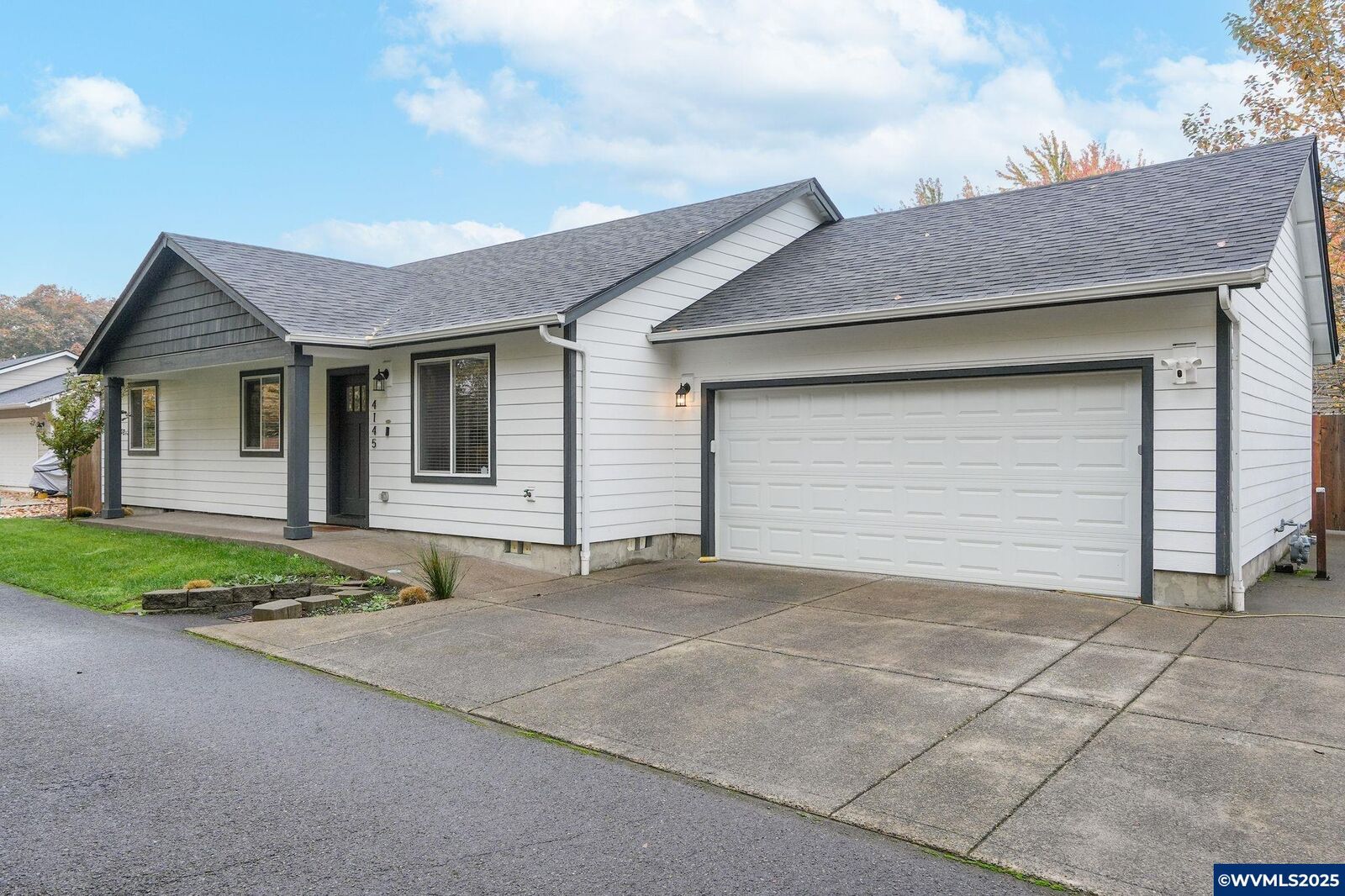 Property Photo: 4145 Smokestack Ln SE OR 97301