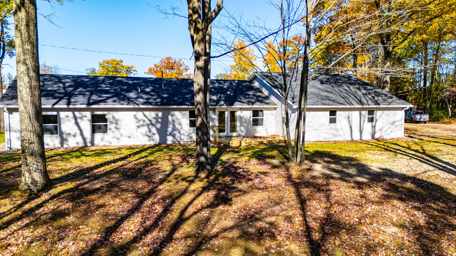 Property Photo:  2385 W Houghton Lake Drive  MI 48629 