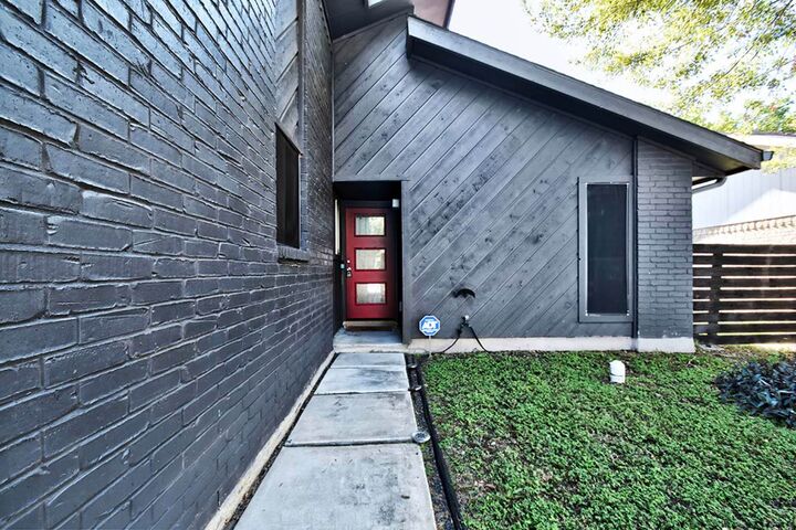 Property Photo:  937 Sundance Street  TX 78130 