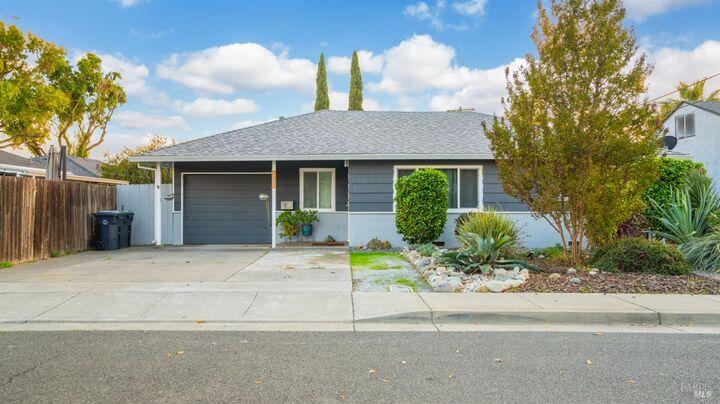 Property Photo:  1047 E Tennessee Court  CA 94533 