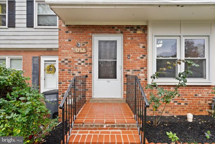 Property Photo:  4332 Eileen Court  VA 22193 