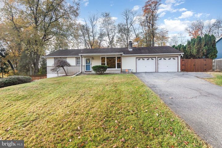 Property Photo: 524 Ellencroft Road PA 17339