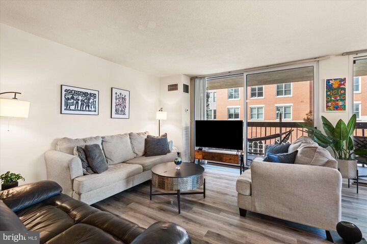 Property Photo: 400 Madison Street 304 VA 22314