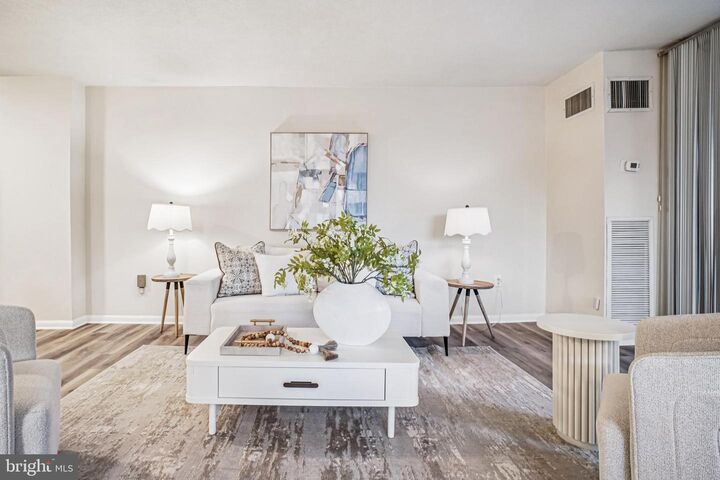 Property Photo: 400 Madison Street 304 VA 22314