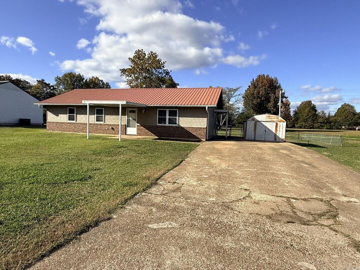 501 Maple Dr.  Camden AR 71701-7333 photo