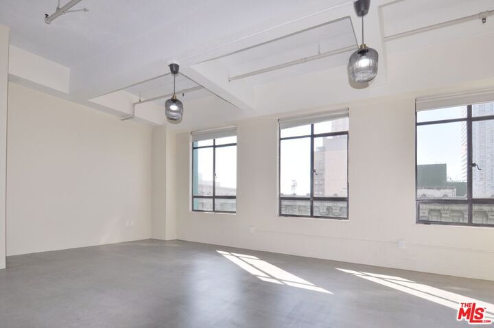Property Photo: 849 S Broadway CA 90014