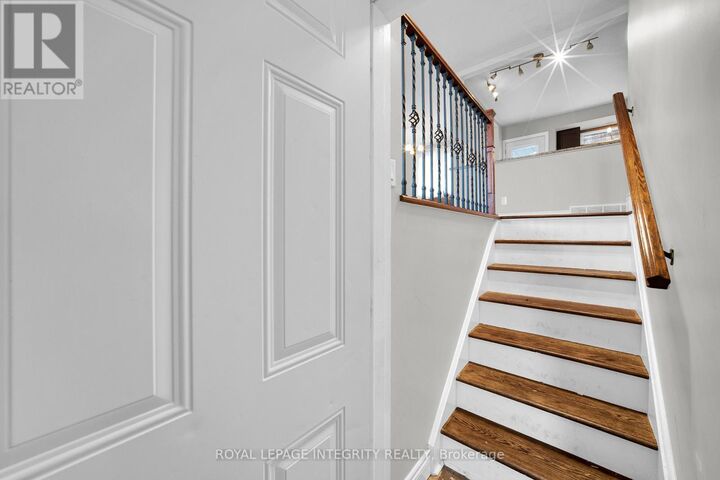 Property Photo:  1896 Featherston Drive A  ON K1H 6P5 