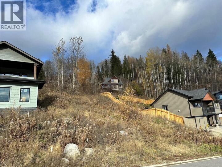 Property Photo:  928 Redstone Drive  BC V0G 1Y0 