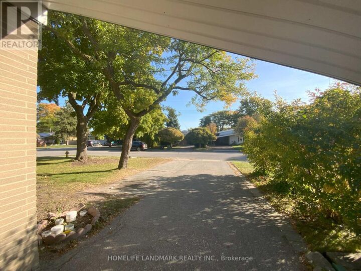 Property Photo:  70 Holford Crescent  ON M1T 1M2 