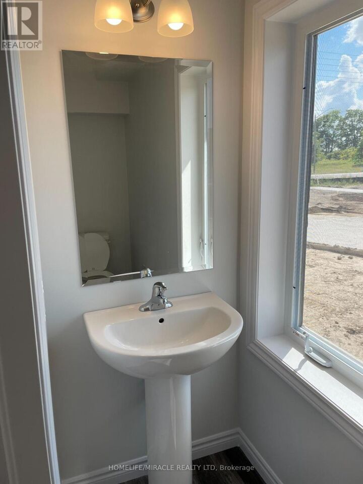 Property Photo:  3001 Turner Crescent  ON N6M 0J3 