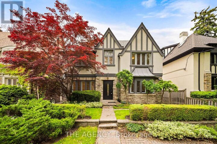 Property Photo:  44 Elderwood Drive  ON M5P 1X1 