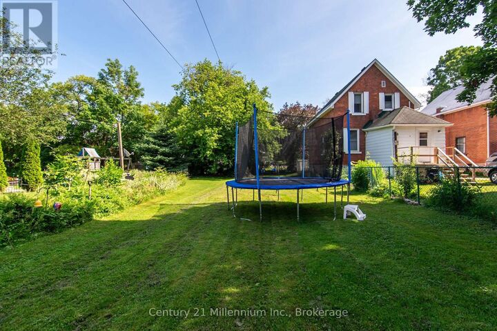 Photo de la propriété:  471 13th A Street West  ON N4K 3X3 