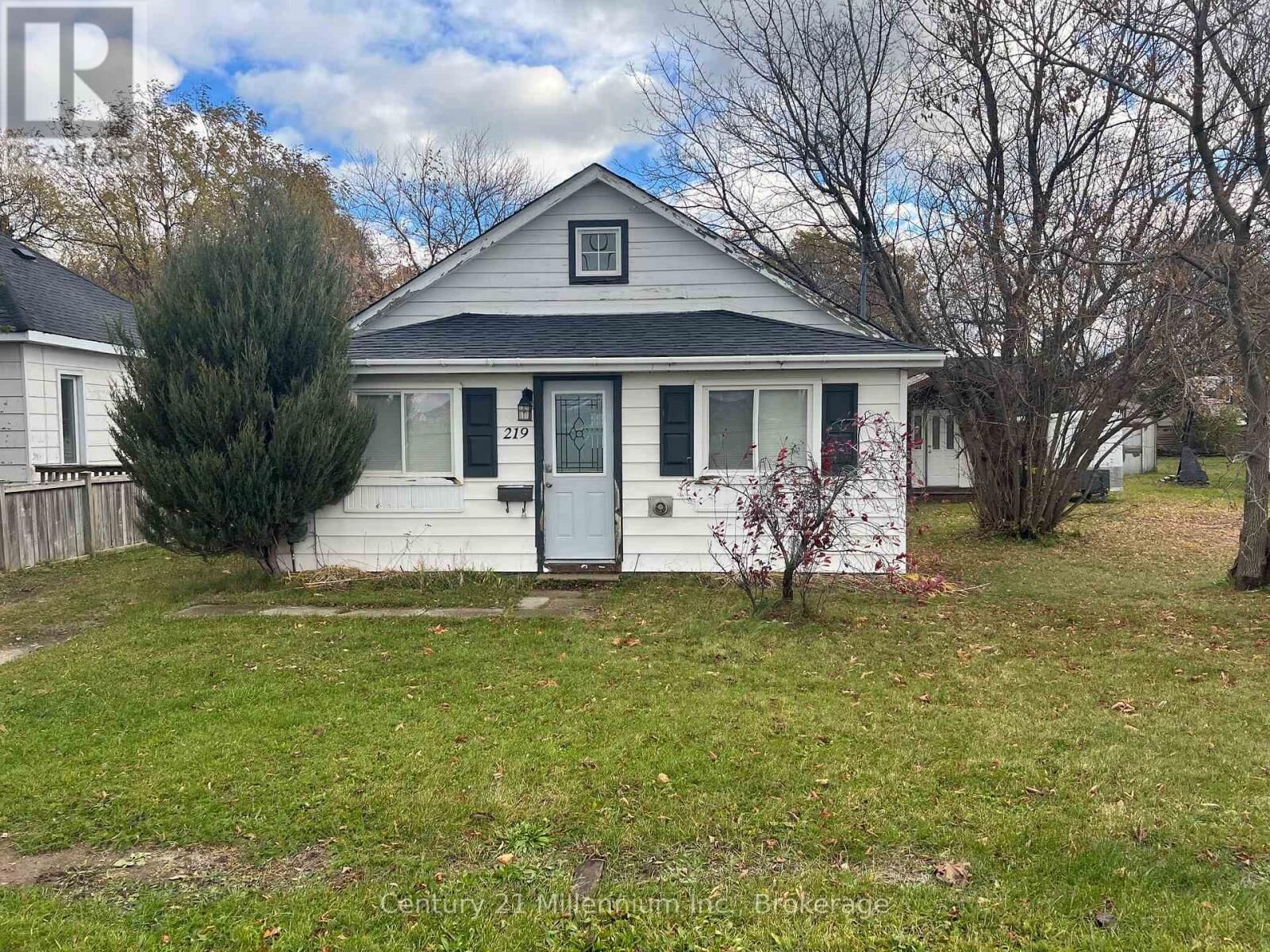 Photo de la propriété:  219 Spruce Street  ON L9Y 3G9 