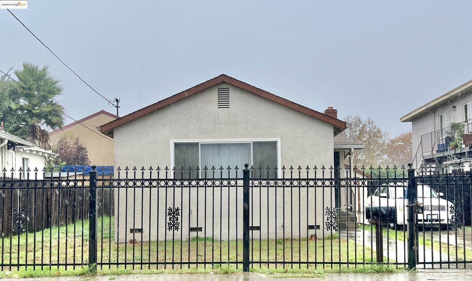 Property Photo:  9719 Holly St  CA 94603 