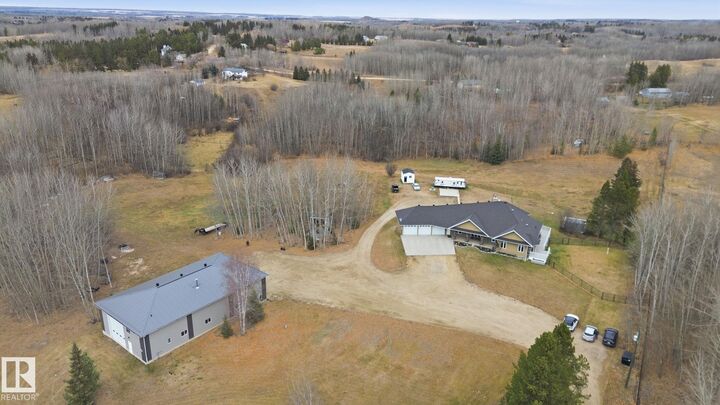 Property Photo:  2012 Parkland Drive  AB T7Y 2S1 