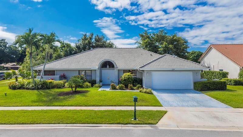 Property Photo:  10180 Silver Lake Drive  FL 33428 