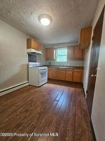 Property Photo: 240 E Grove Street 4 PA 18411