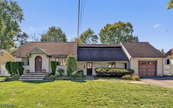 35 Mountain Ave  Pequannock Twp. NJ 07444 photo