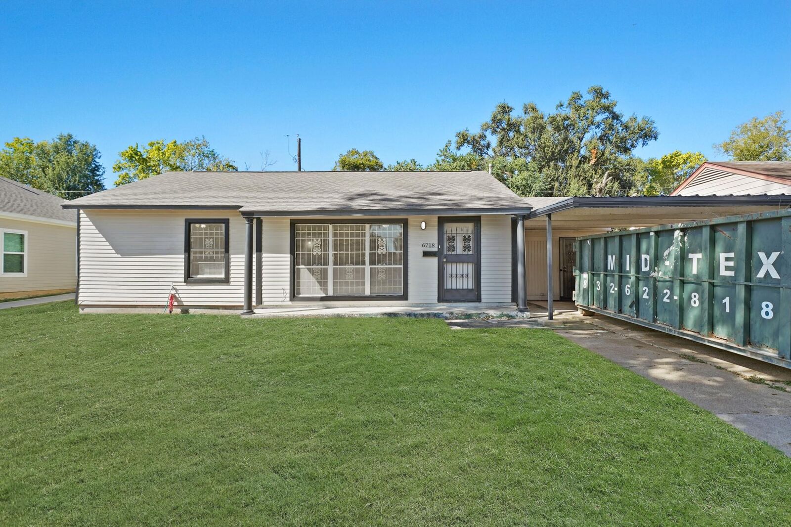 Property Photo:  6718 Crestridge Street  TX 77033 