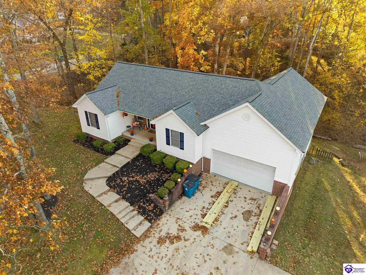 Property Photo: 310 Catbird Road KY 40108