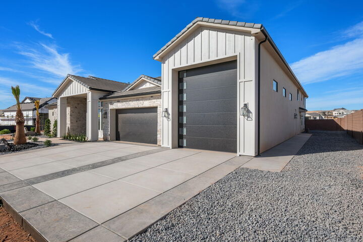 Property Photo: 4988 S Lakefront Place UT 84780