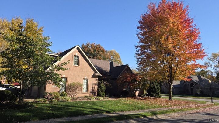 Property Photo:  1060 Jefferson Court  IN 47630 