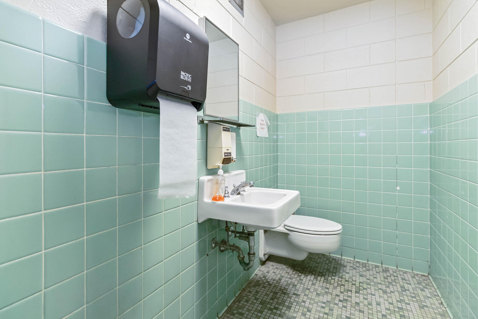 Property Photo:  198 W Broadway Street  KY 40422 