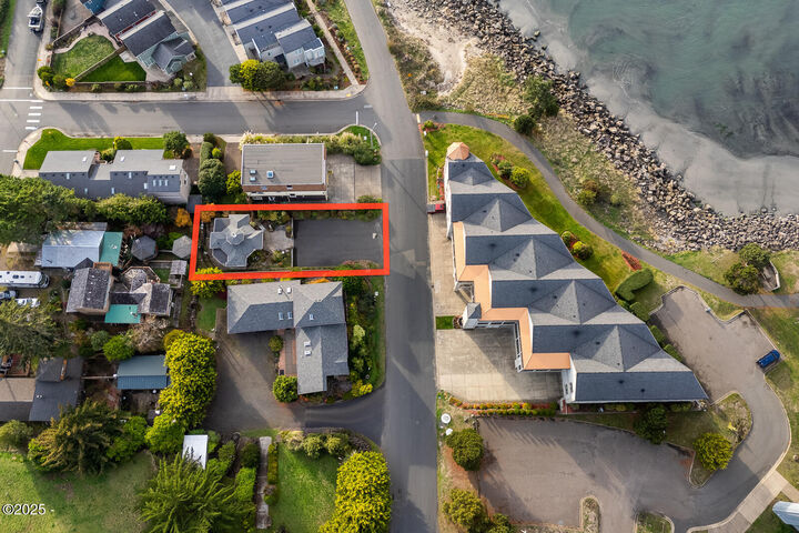 Property Photo: 155 SW 26th Street OR 97365