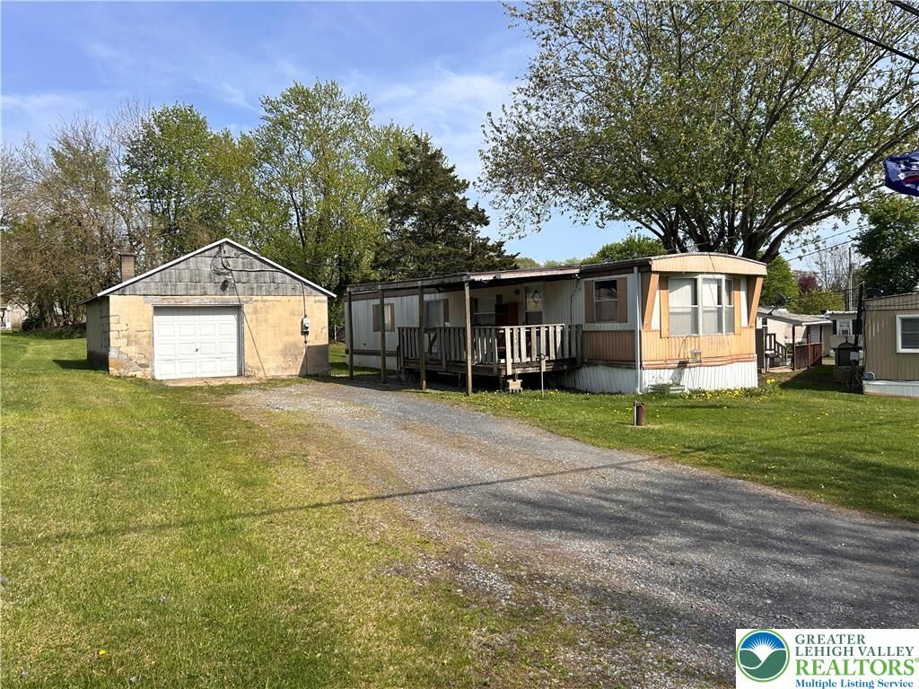 Property Photo:  2845 Pacific Avenue  PA 18069 