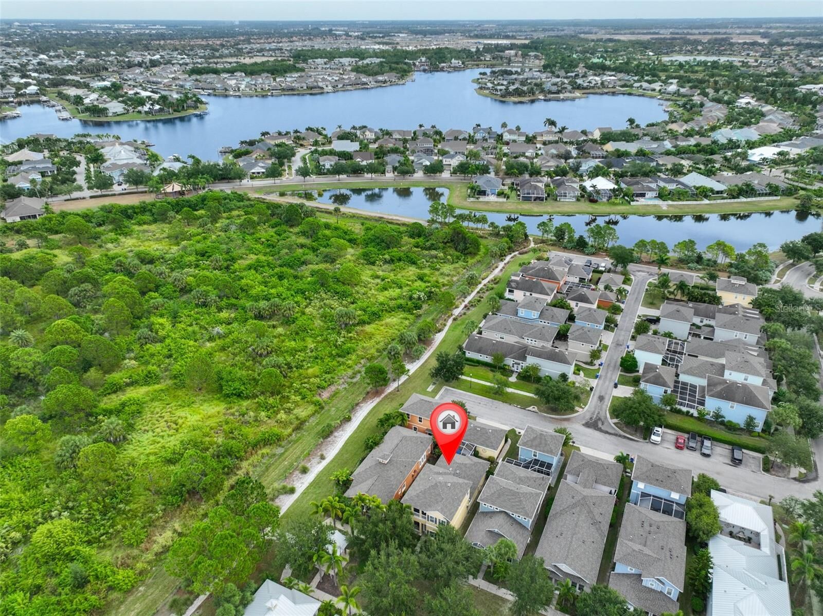 Property Photo: 511 Winterside Drive FL 33572