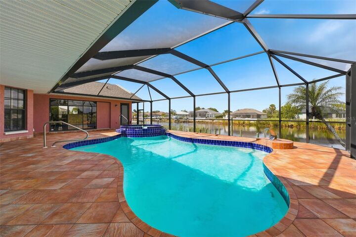 Property Photo: 7324 Kenwood Drive FL 34287