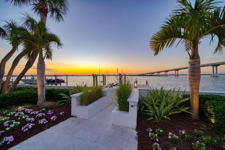 Property Photo: 106 Driftwood Lane FL 33770