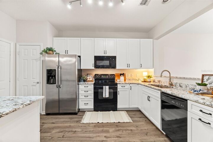 Property Photo: 2864 Polana St 106 FL 32835