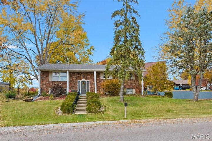 Property Photo:  1999 Treasure Drive  IL 62025 
