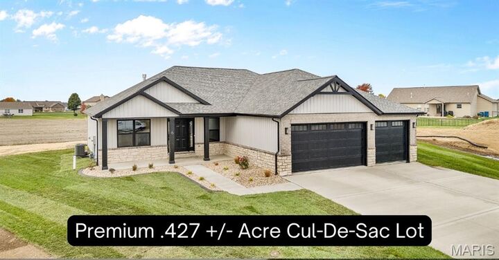 Property Photo:  6 Grant Court  IL 62294 