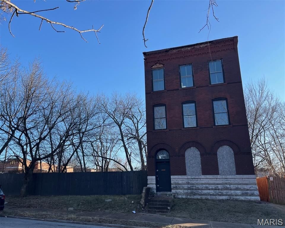 Property Photo:  2618 &Amp 2614 Geyer Avenue  MO 63104 