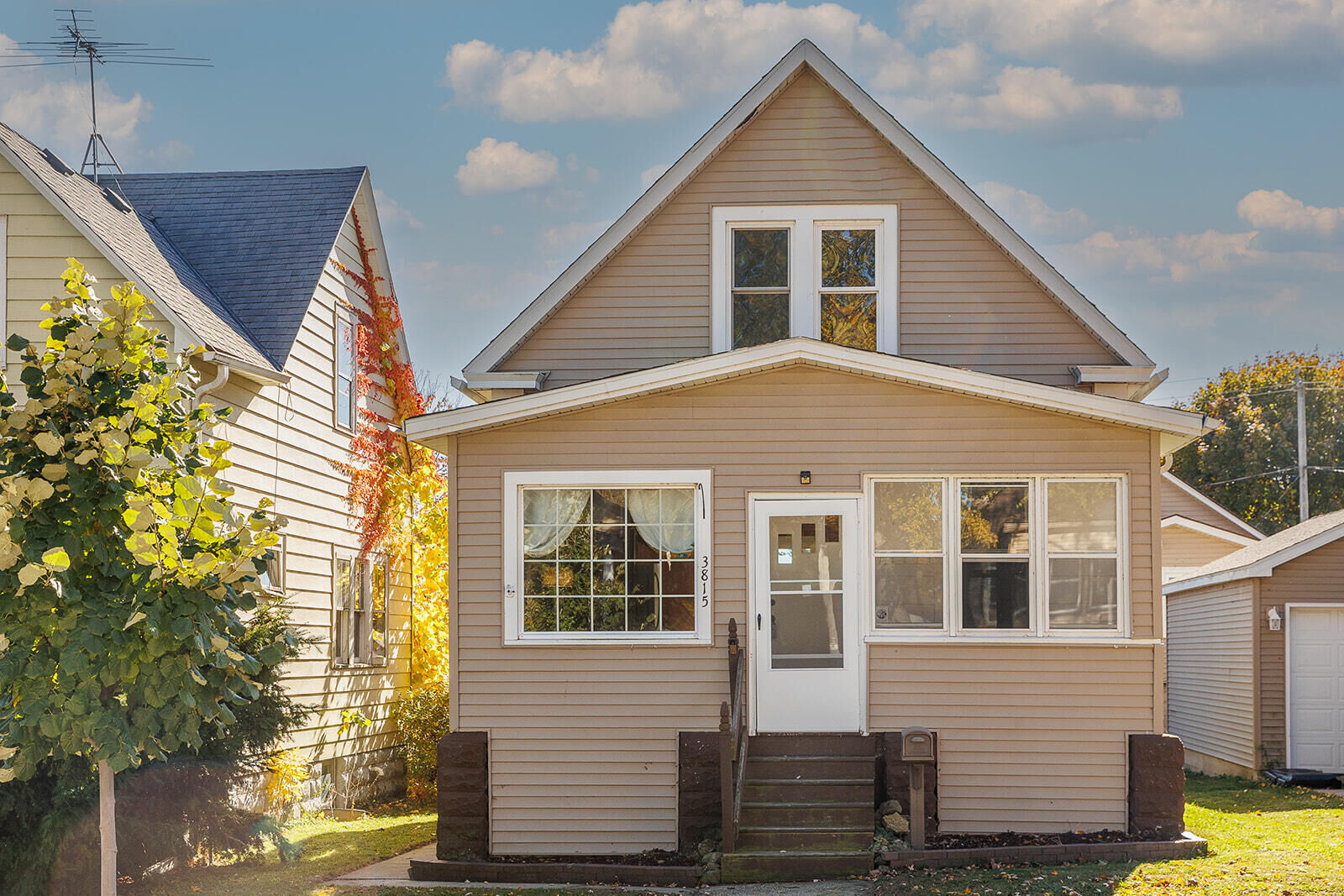 Property Photo: 3815 E Plankinton Ave WI 53110