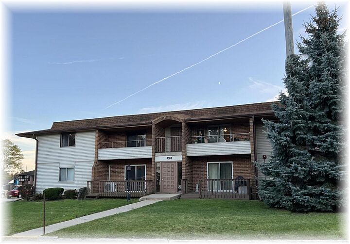 3619 St Andrews Ct 201  Racine WI 53405 photo