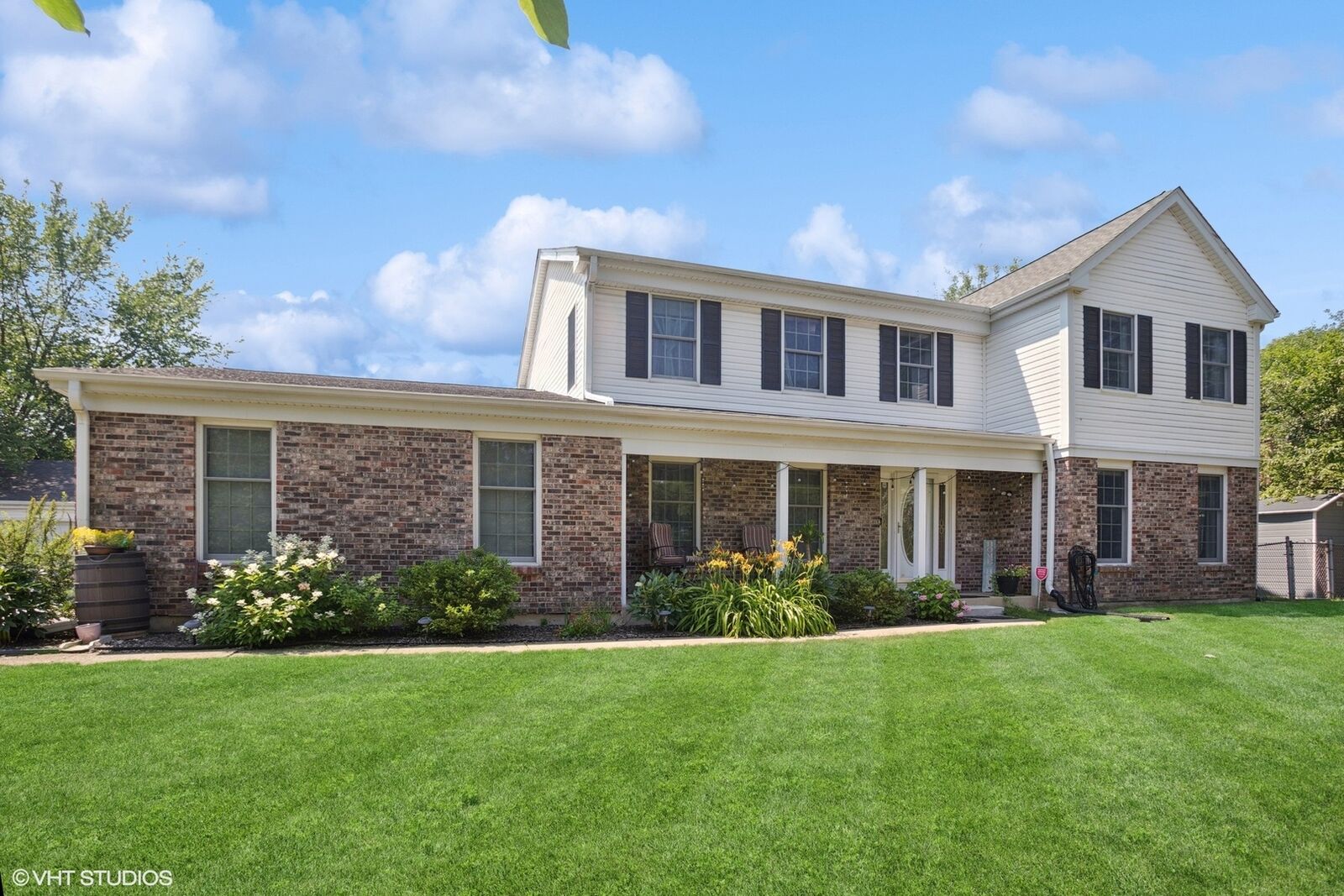 Property Photo: 523 N Ela Road IL 60010