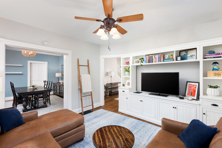 105 S Wright Street  Naperville IL 60540 photo