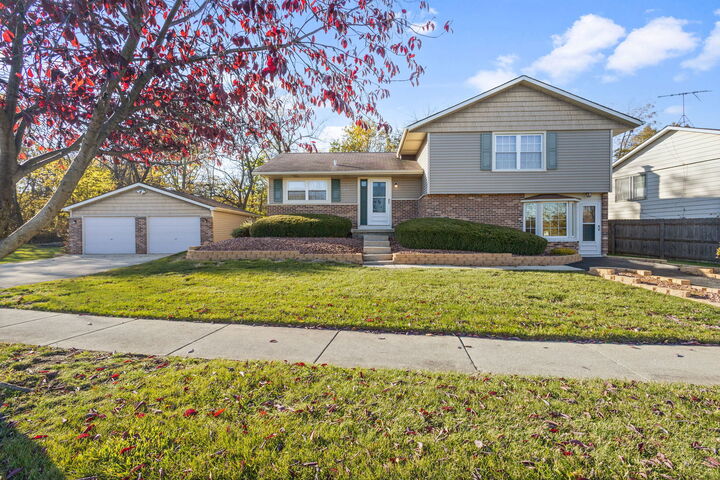 Property Photo: 18208 Fountainbleau Drive IL 60429