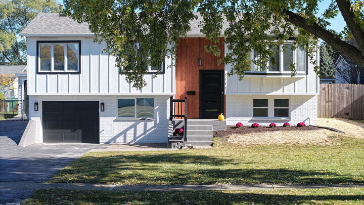 Property Photo: 7209 Hawthorne Avenue IL 60517