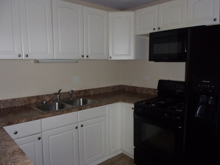 Property Photo: 9S110 S Frontage Road 205 IL 60527