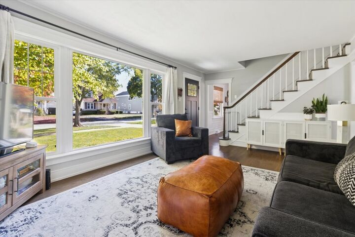 Property Photo:  746 N Pine Avenue  IL 60004 